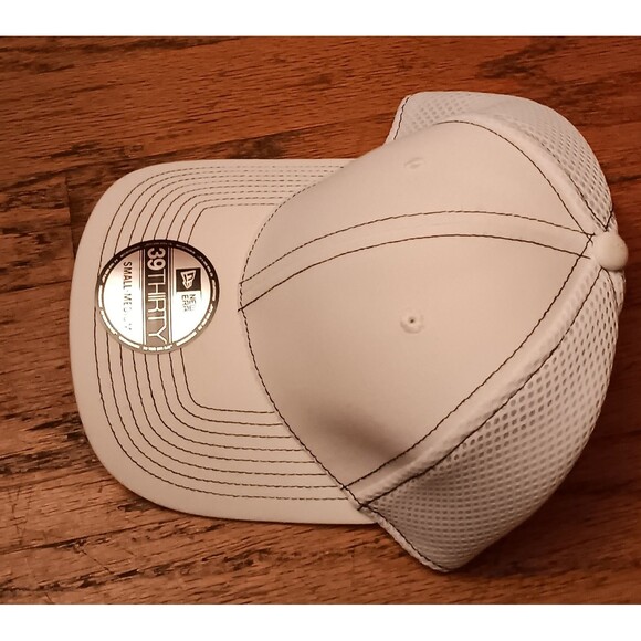 Biege new era Hat - Picture 3 of 3